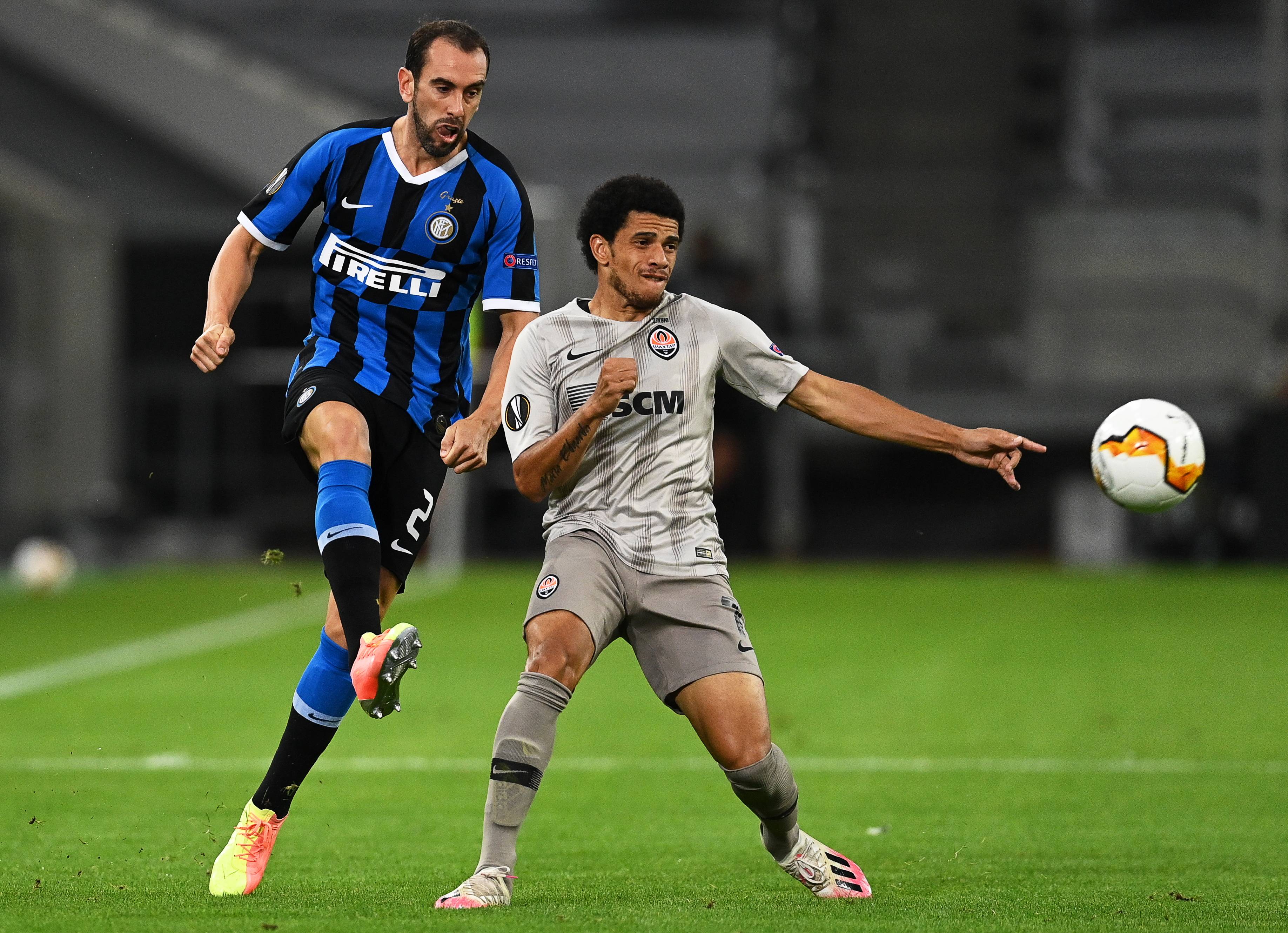 足球赌注软件：足球——欧联杯:国际米兰晋级决赛(图4)