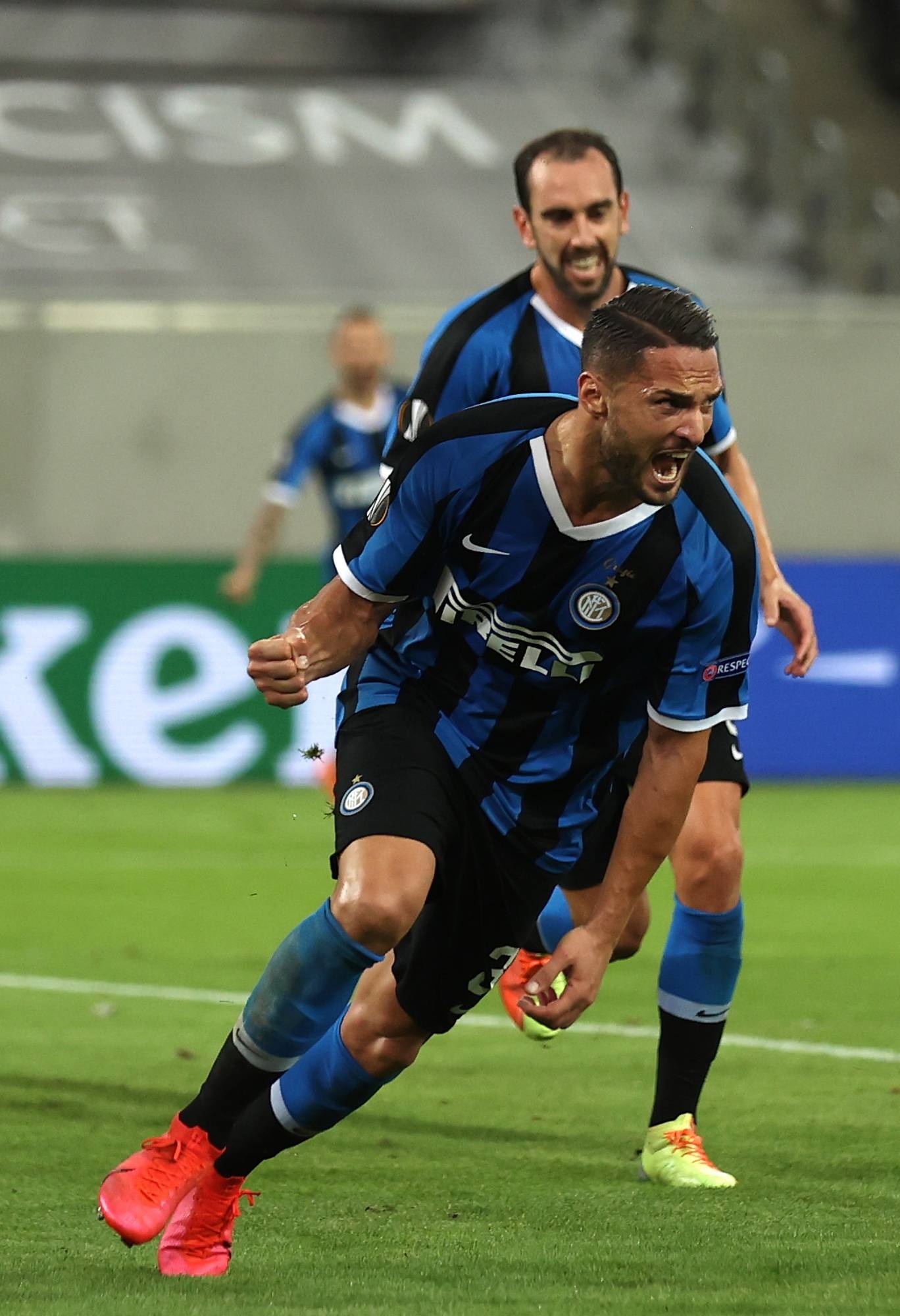 足球赌注软件：足球——欧联杯:国际米兰晋级决赛(图5)